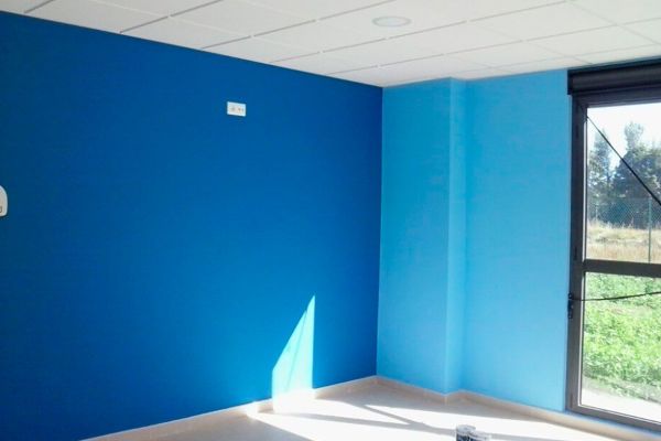 Pintura de locales comerciales con Pintor Pamplona - Empresa de pintores en Pamplona y Navarra