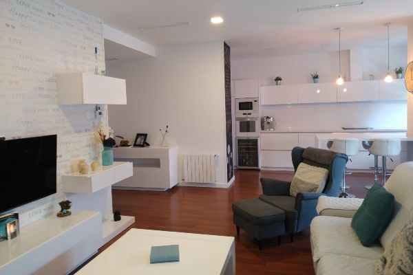 Pintura de pisos y viviendas con Pintor Pamplona - Empresa de pintores en Pamplona y Navarra