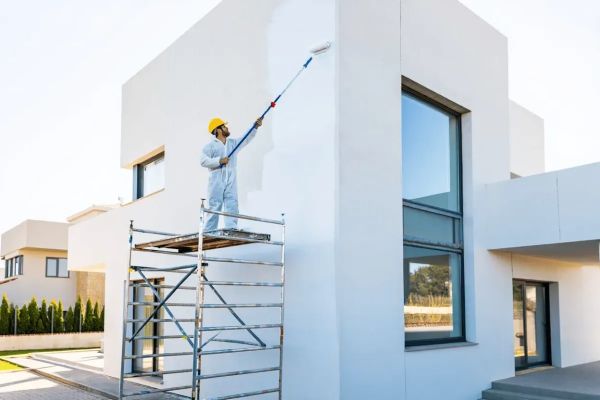 Pintores de fachadas en Pamplona y Navarra · fachada exterior de blanco