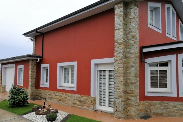Pintores de fachadas en Pamplona y Navarra · pintado de fachadas exteriores en unifamiliar