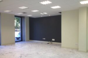 Pintores de locales comerciales en Pamplona, Navarra · paredes de diferentes colores